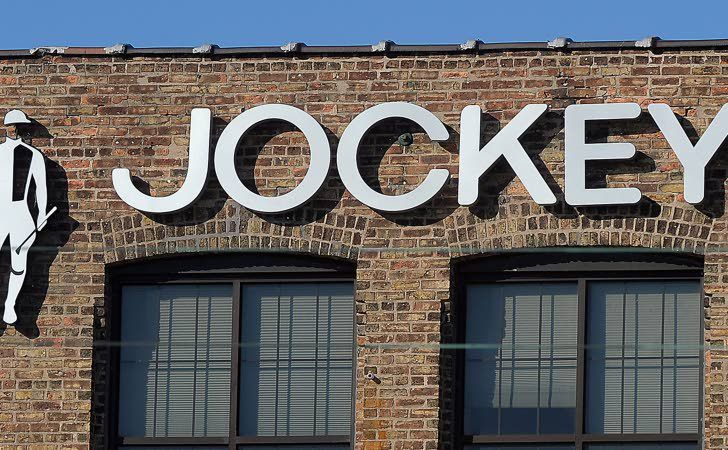 Zoomed_in_photo_of_Jockey_Building